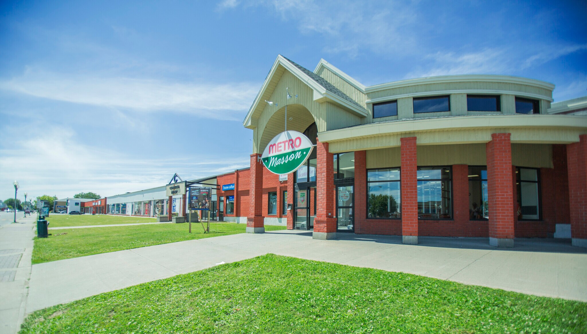 165 Boul Sainte-Madeleine, Trois-Rivières, QC à louer Photo du bâtiment- Image 1 de 4