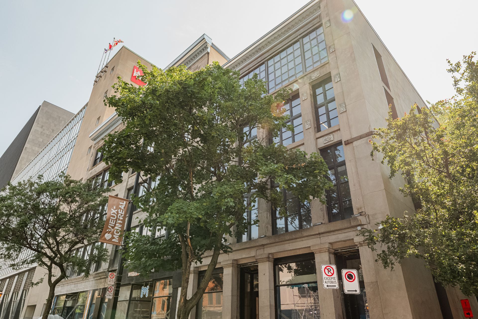 54B Rue Saint-Antoine O, Montréal, QC for lease Building Photo- Image 1 of 4