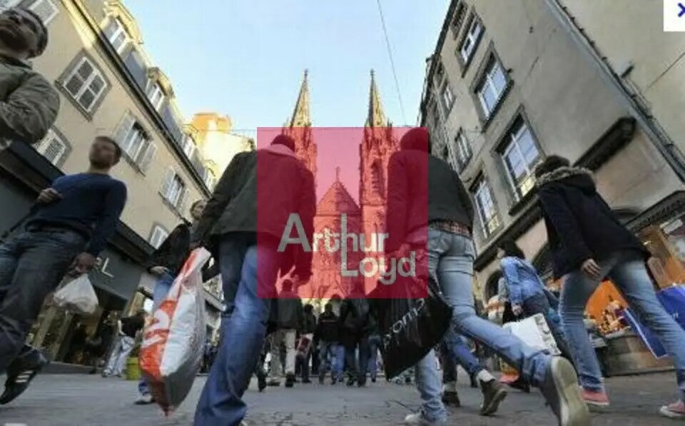 Commerce de détail dans Clermont-Ferrand à louer Photo du bâtiment- Image 1 de 5