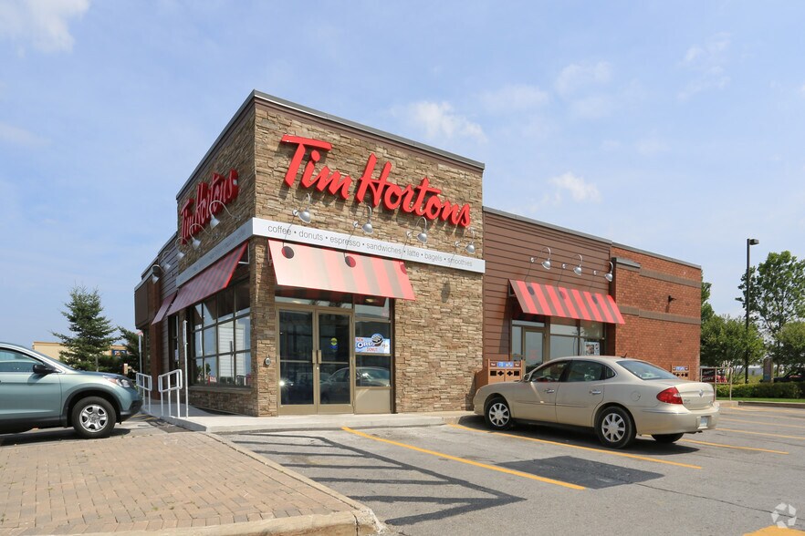 105 Mapleview Dr, Barrie, ON à vendre - Photo principale - Image 1 de 1