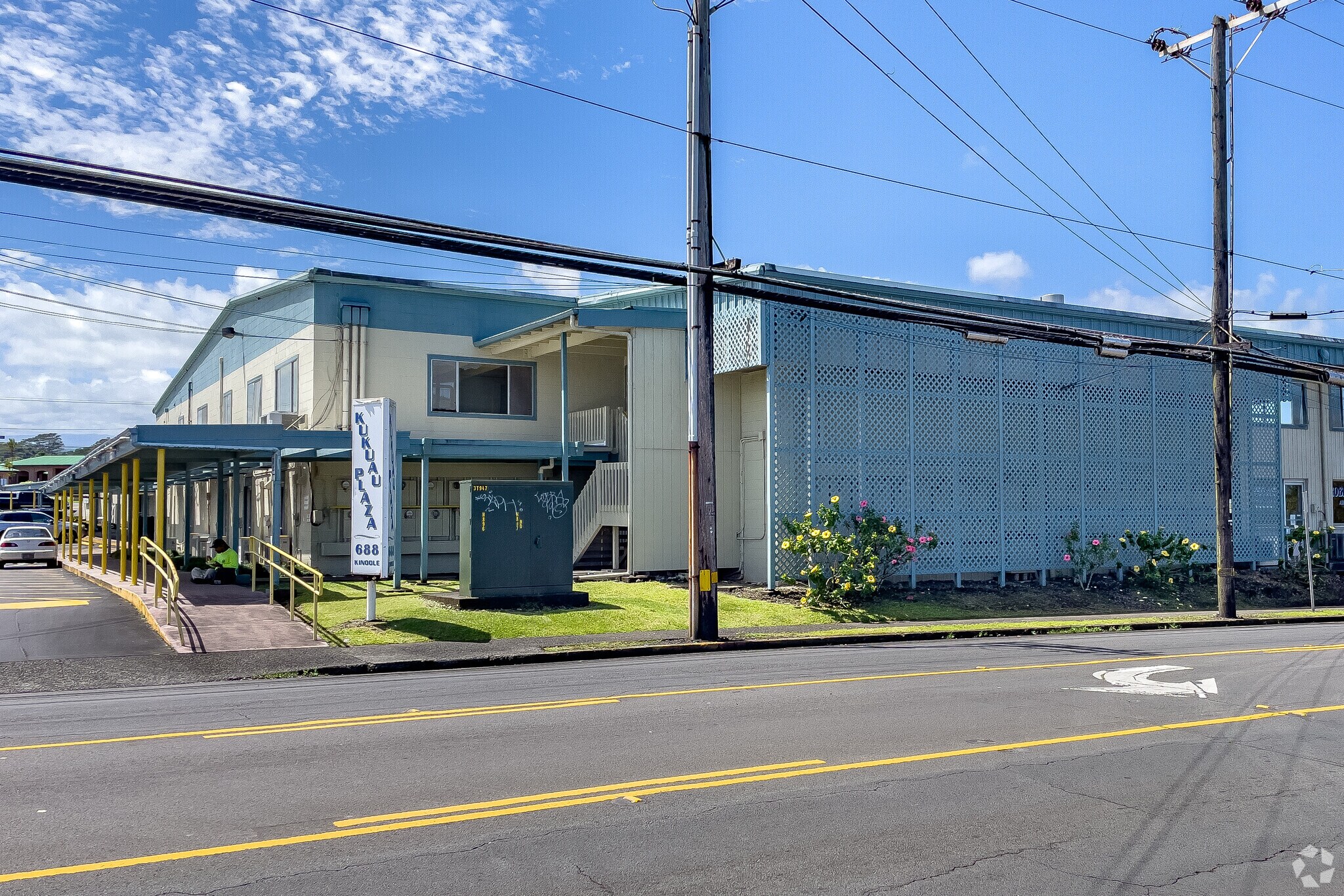 688 Kinoole St, Hilo, HI à louer Photo principale- Image 1 de 6