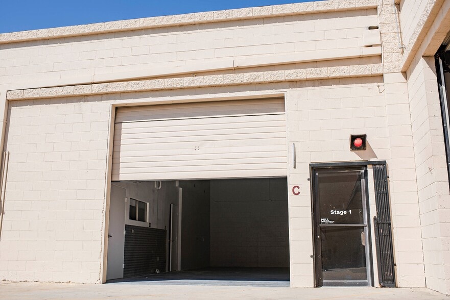 11800 Sheldon St, Sun Valley, CA for lease - Building Photo - Image 2 of 5