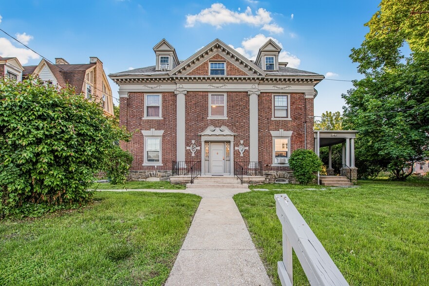 144 & 150 Washington Ln portfolio of 2 properties for sale on LoopNet.ca - Building Photo - Image 2 of 34