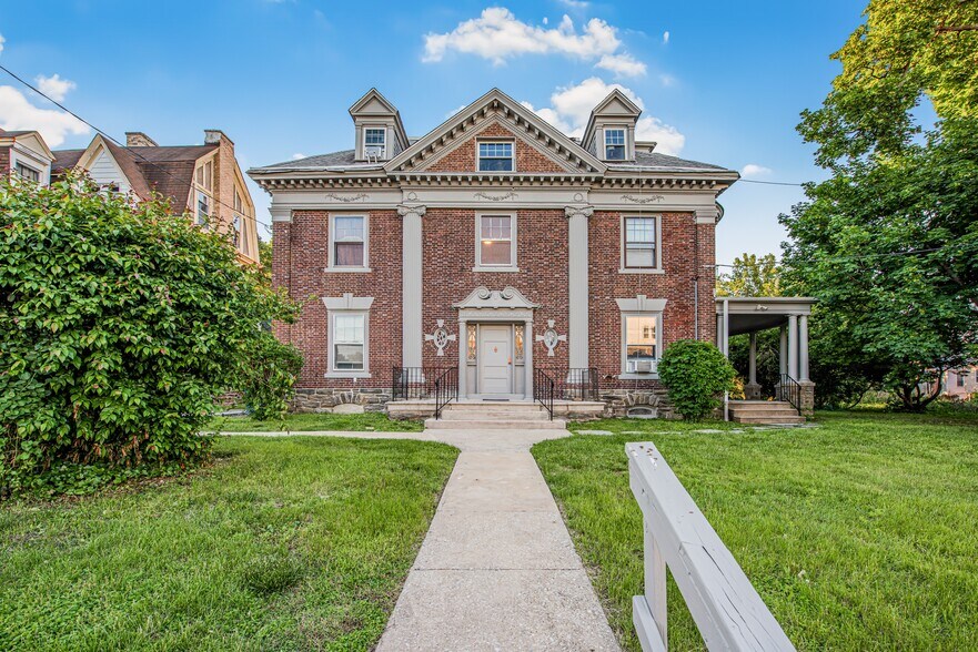 144 & 150 Washington Ln portefeuille de 2 propriétés à vendre sur LoopNet.ca - Photo du bâtiment - Image 2 de 34