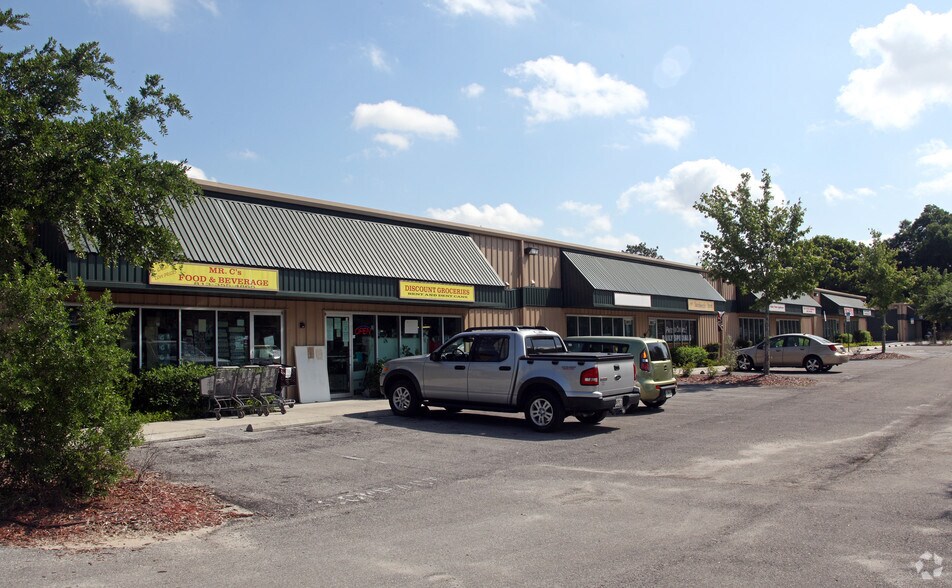 39005 County Rd 54, Zephyrhills, FL à louer - Photo du bâtiment - Image 2 de 2