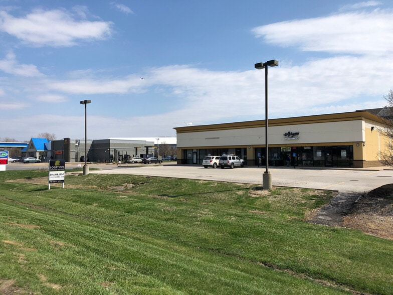 3260 Rider Trl S, Earth City, MO for lease - Building Photo - Image 1 of 7