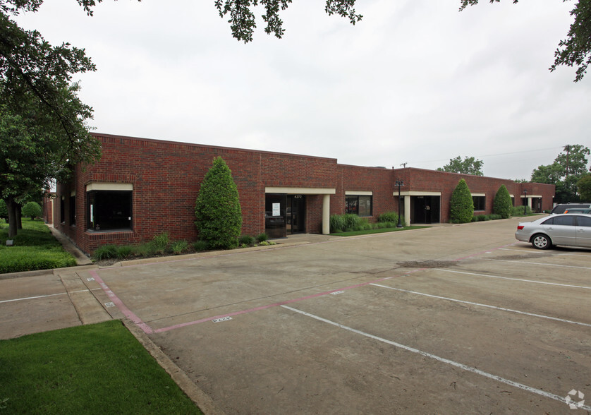 4266 Kellway Cir, Addison, TX for lease - Primary Photo - Image 1 of 6