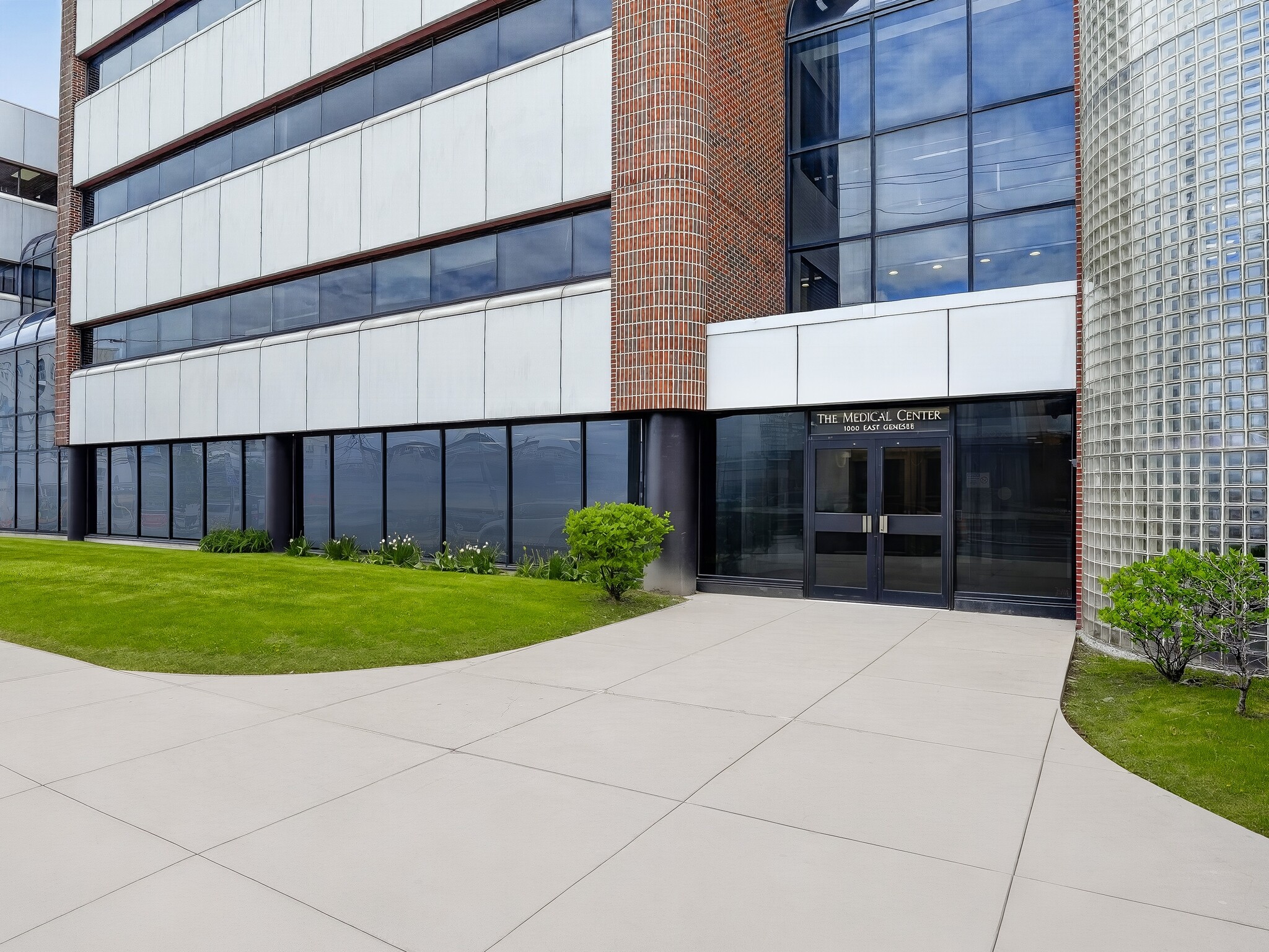 1000 E Genesee St, Syracuse, NY for lease Building Photo- Image 1 of 18