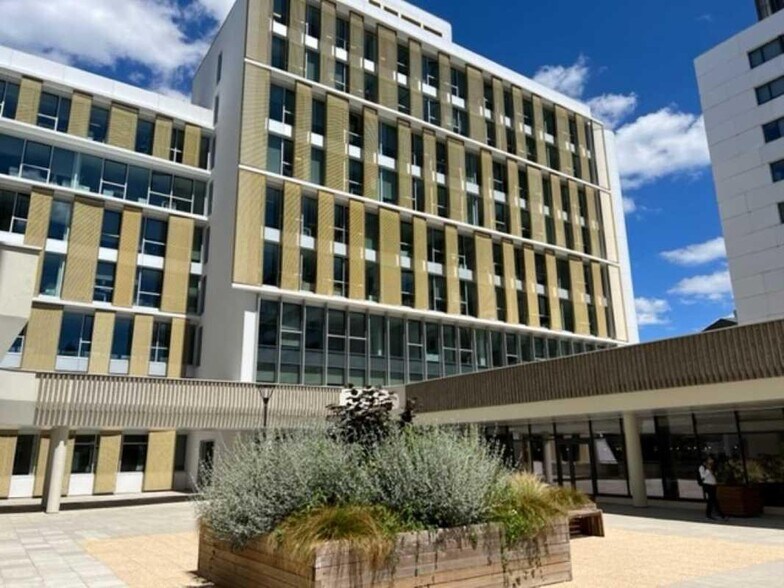 3 Avenue Du Centre, Guyancourt à louer - Photo du bâtiment - Image 1 de 3