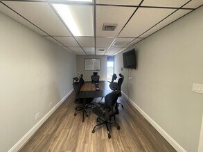 2131 Hollywood Blvd, Hollywood, FL à louer Photo intérieure- Image 2 de 24