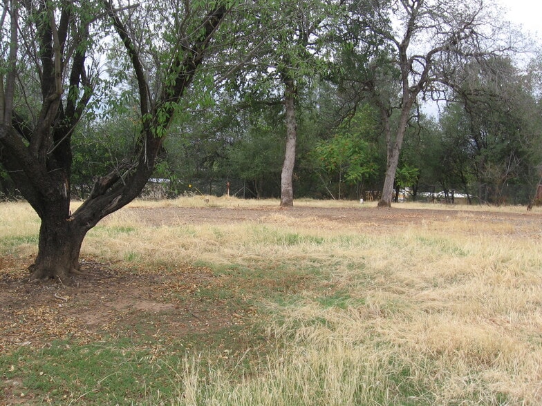 2056 Rosamond St, Shasta Lake, CA for sale - Primary Photo - Image 1 of 4