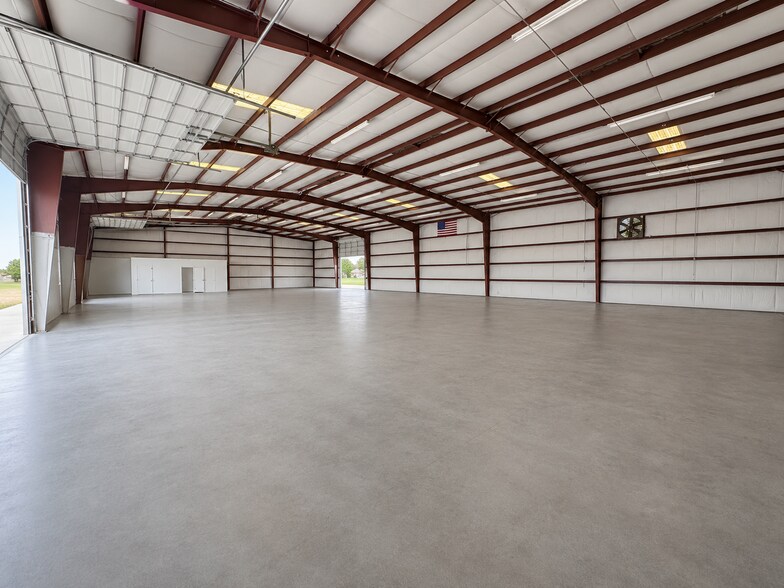 16727 Scheer Blvd, Hudson, FL à vendre - Photo du bâtiment - Image 3 de 14