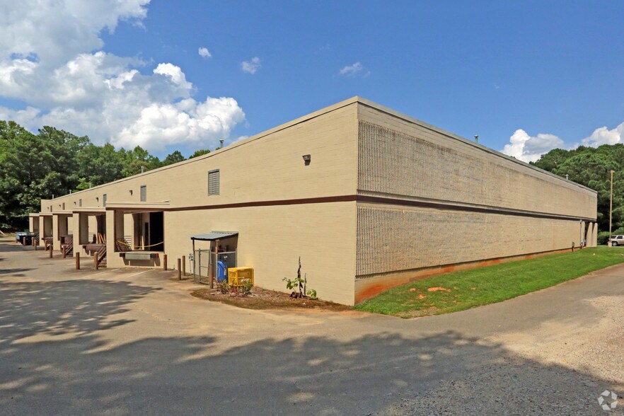 8221 Brownleigh Dr, Raleigh, NC à vendre - Photo du bâtiment - Image 2 de 4