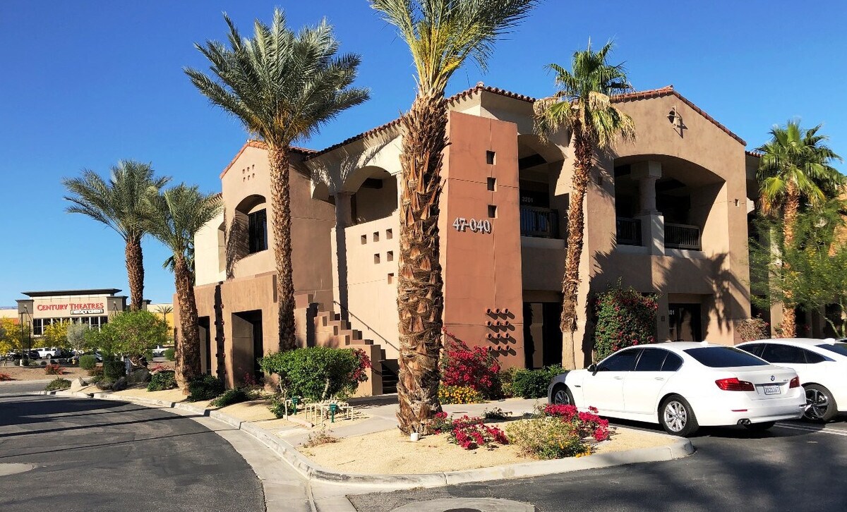 47-050 Washington Street, La Quinta, CA à louer Photo principale- Image 1 de 12