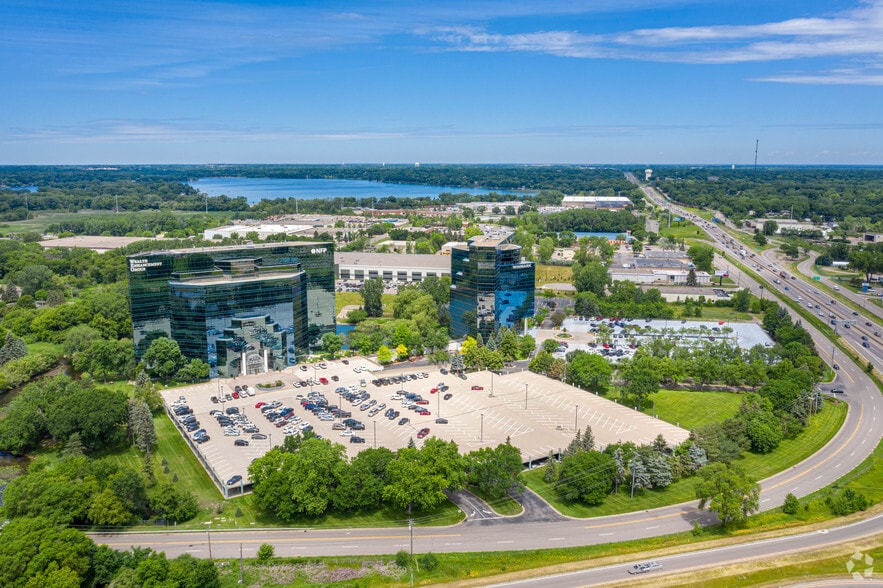 605 US-169, Plymouth, MN à louer - Photo du bâtiment - Image 2 de 19