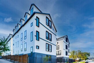 Plus de détails pour 512 N Lancaster Ave, Dallas, TX - Multi-résidentiel à vendre