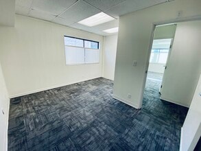 520 S Sepulveda Blvd, Los Angeles, CA à louer Photo intérieure- Image 2 de 3