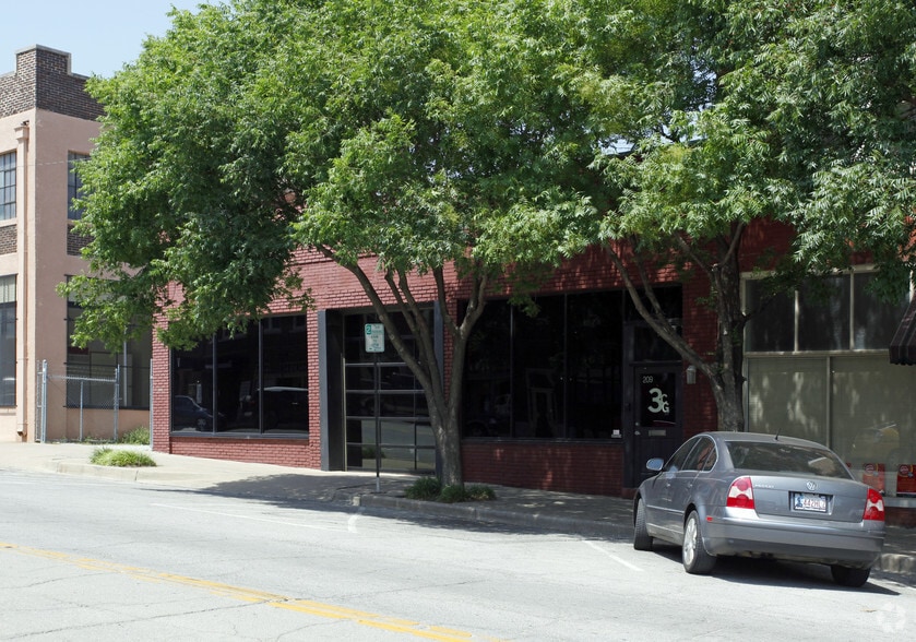209 N Main St, Tulsa, OK for lease - Building Photo - Image 2 of 12
