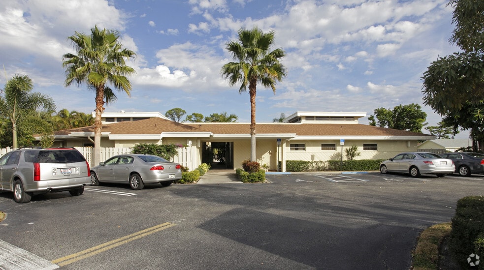2620 S Seacrest Blvd, Boynton Beach, FL for sale - Building Photo - Image 2 of 6