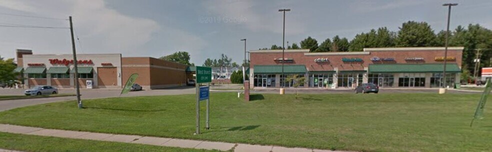 511 E Houghton Ave, West Branch, MI à louer - Photo du bâtiment - Image 2 de 2