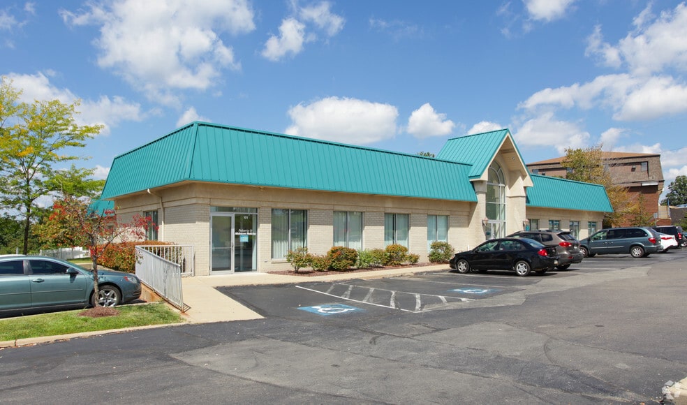 6000 Steubenville Pike, McKees Rocks, PA for lease - Building Photo - Image 1 of 3