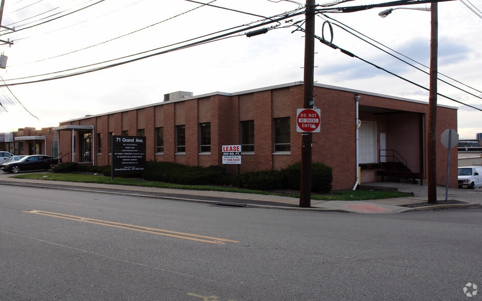 71 Grand Ave, Palisades Park, NJ for lease - Building Photo - Image 2 of 4