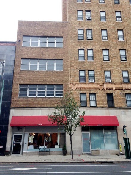 2216 Walnut St, Philadelphia, PA à louer - Photo du bâtiment - Image 3 de 8