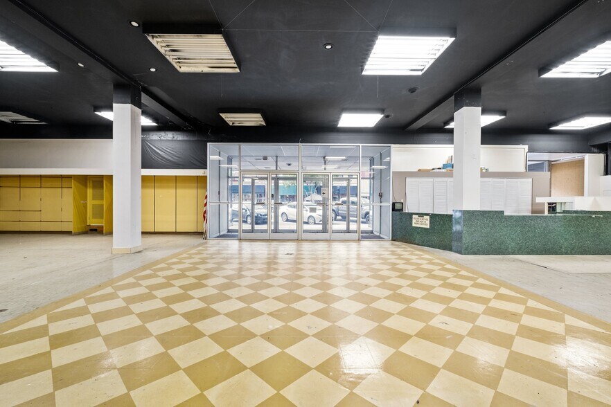 111 S Main St, Salisbury, NC à vendre - Photo du bâtiment - Image 3 de 9