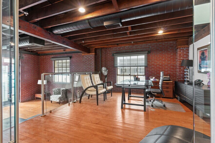 1121 E Twiggs St, Tampa, FL à louer - Photo intérieure - Image 2 de 23