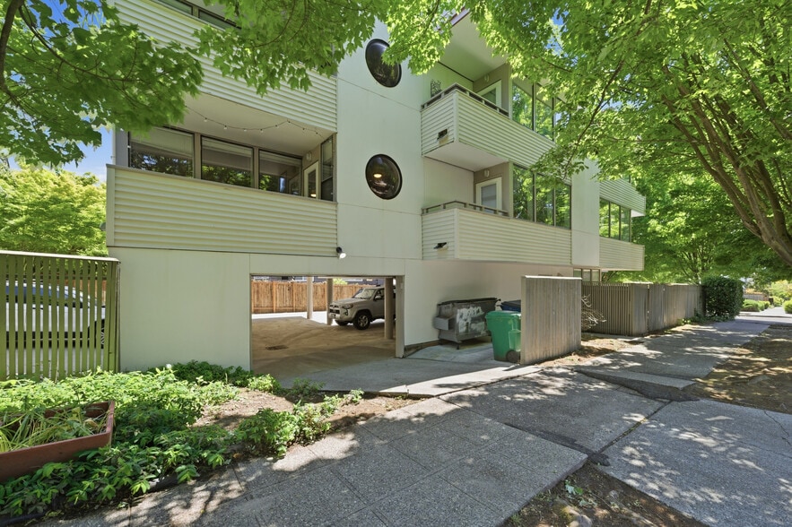 802 N 43rd St, Seattle, WA à vendre - Photo du bâtiment - Image 2 de 22