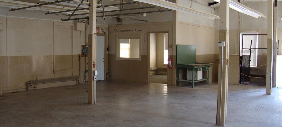 92 Mendon Ave, Pawtucket, RI à louer - Photo du bâtiment - Image 1 de 1