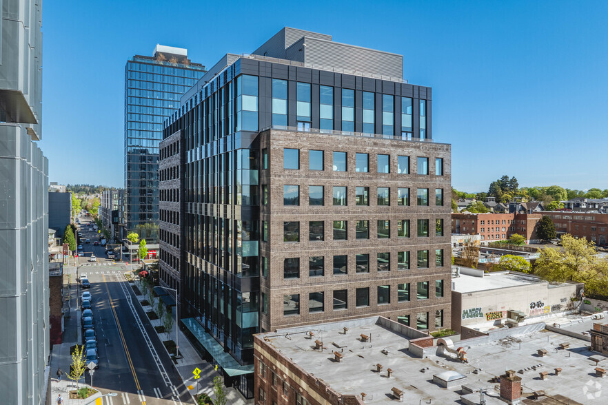 4536 Brooklyn Ave NE, Seattle, WA for lease - Primary Photo - Image 1 of 9