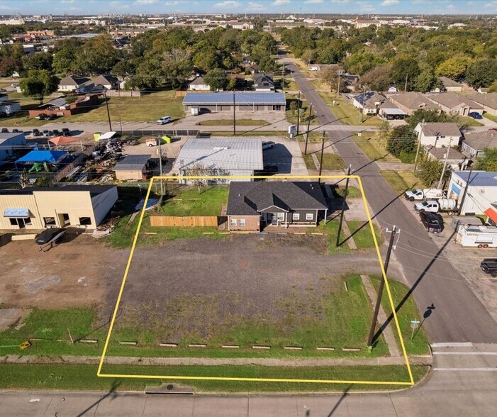 902 S Broadway St, La Porte, TX à vendre - Photo du bâtiment - Image 3 de 26