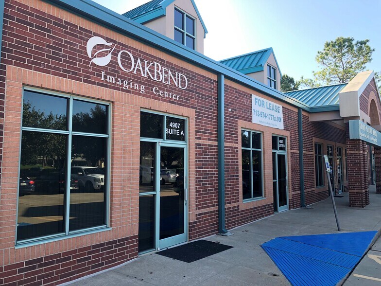 4907 Sandhill Dr, Sugar Land, TX à louer - Photo du bâtiment - Image 3 de 5