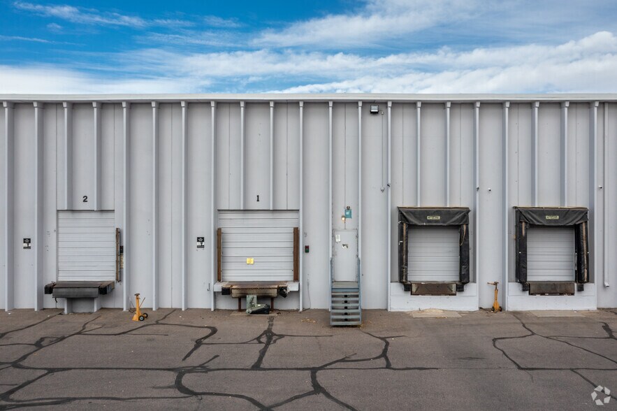 3201-3273 S Platte River Dr, Englewood, CO à louer - Photo du bâtiment - Image 3 de 6