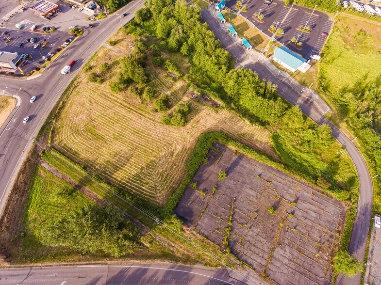 1695 Main St, Ferndale, WA à louer - Photo du bâtiment - Image 3 de 11