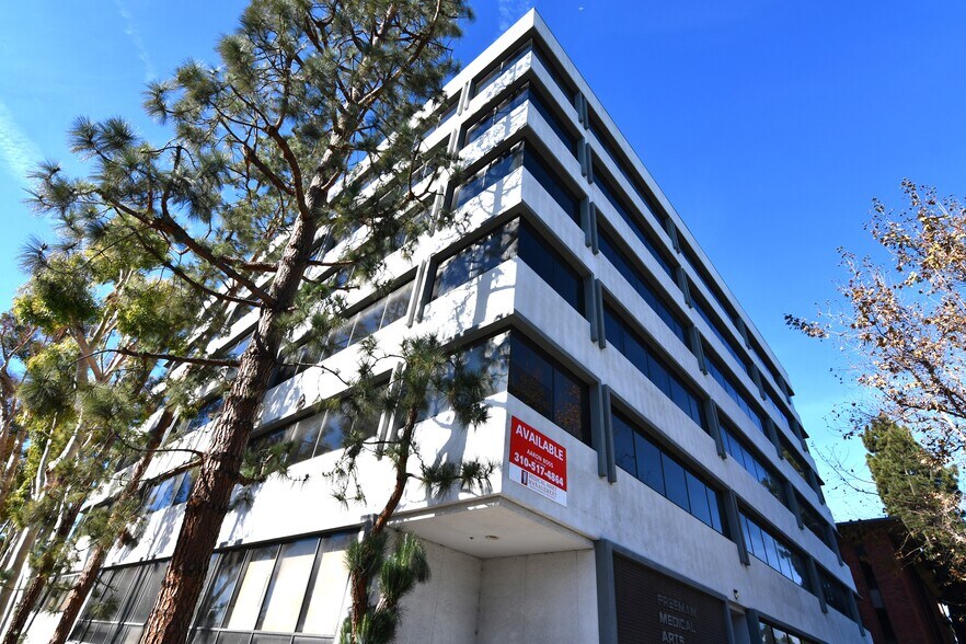 301 N Prairie Ave, Inglewood, CA à louer - Photo du bâtiment - Image 3 de 9