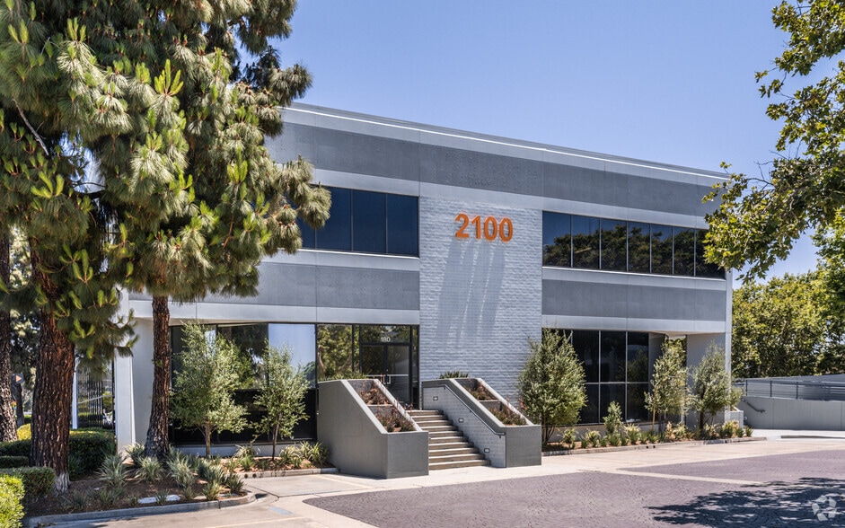 2100 W Orangewood Ave, Orange, CA for sale - Building Photo - Image 3 of 13