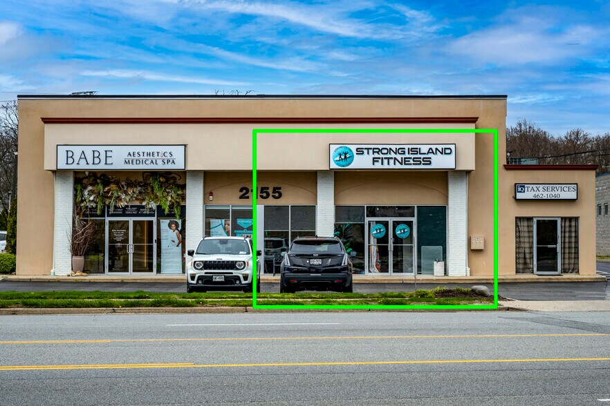 2155 Jericho Tpke, Commack, NY à louer - Photo du bâtiment - Image 1 de 4