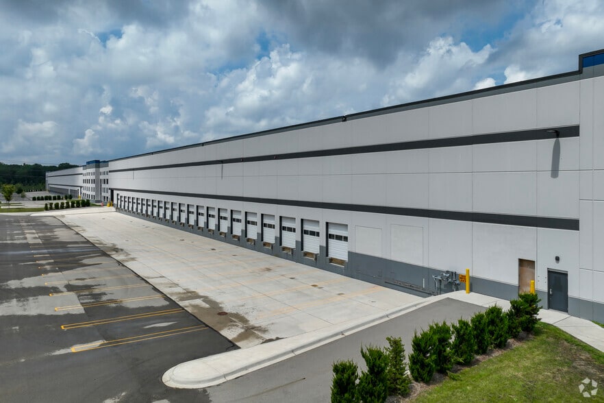 42060 Ecorse Rd, Van Buren Township, MI for lease - Building Photo - Image 3 of 6