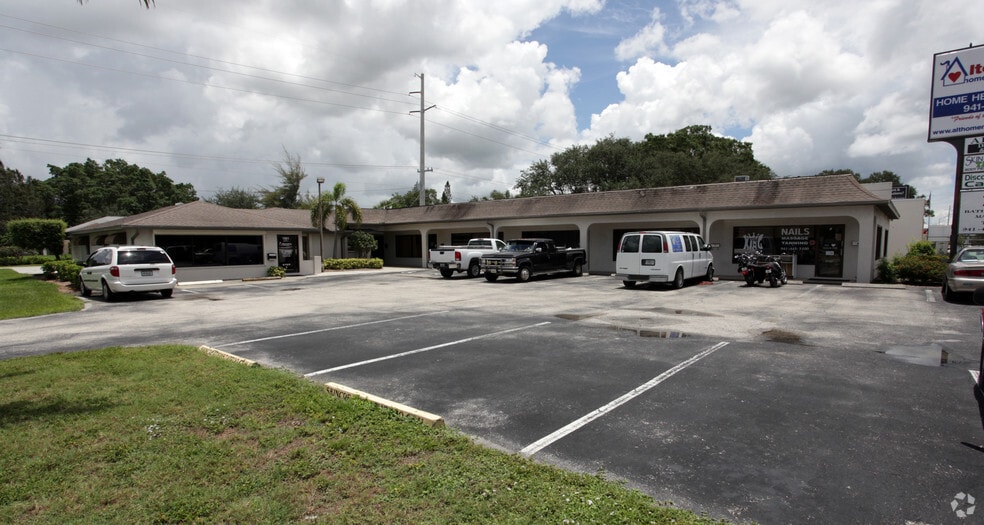 1901 Tamiami Trl S, Venice, FL for lease - Building Photo - Image 3 of 7