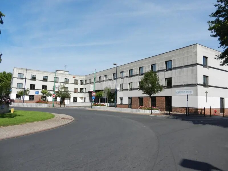 Office in Évry-Courcouronnes for sale Building Photo- Image 1 of 13