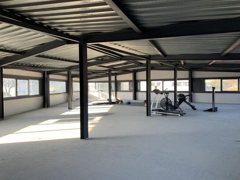 Office in Hyères for lease - Interior Photo - Image 2 of 4