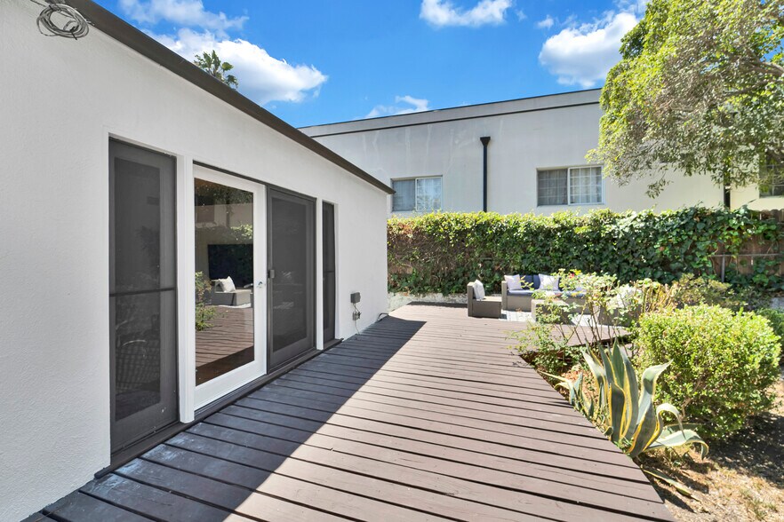 4227 Van Nuys Blvd, Sherman Oaks, CA à vendre - Photo du bâtiment - Image 2 de 24