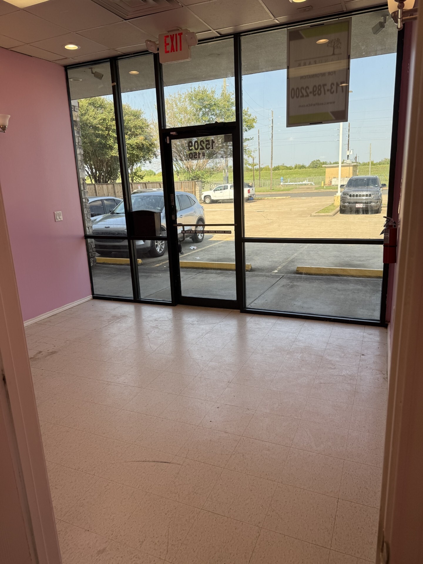 15209 Westheimer Rd, Houston, TX for lease Interior Photo- Image 1 of 8