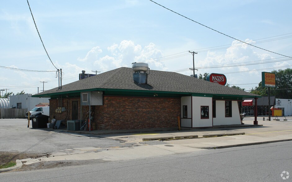 4203 S Peoria Ave, Tulsa, OK à louer - Photo du bâtiment - Image 3 de 3