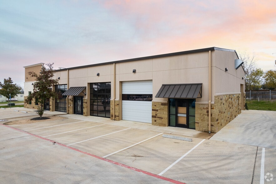 308 Hazelwood St, Leander, TX for lease - Building Photo - Image 3 of 6