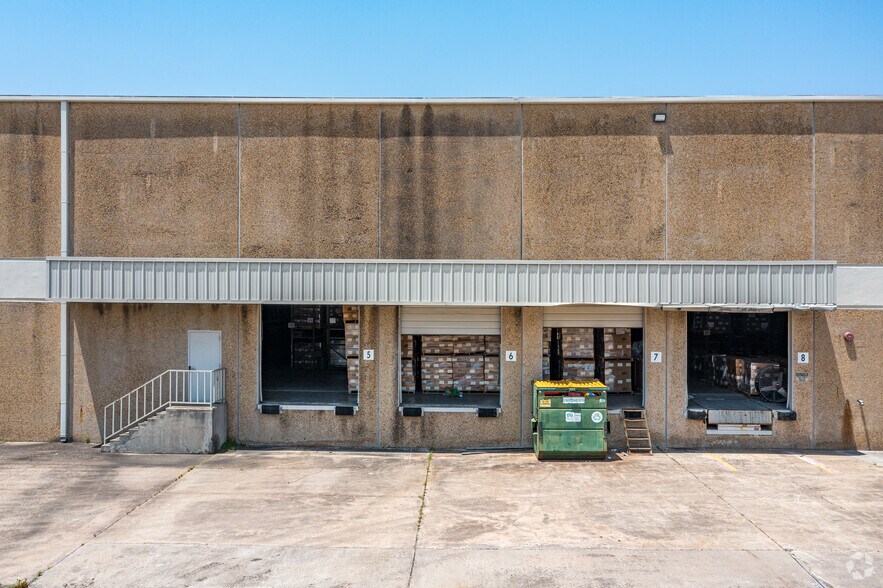 3051-3111 W Commerce St, Dallas, TX à vendre - Photo du bâtiment - Image 3 de 5