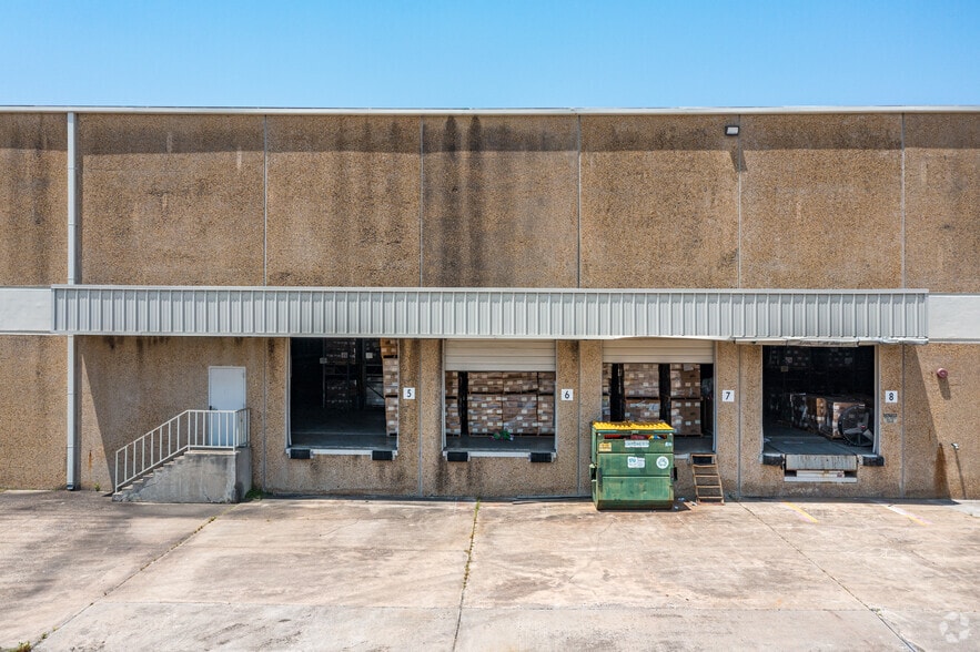 3051-3111 W Commerce St, Dallas, TX à vendre - Photo du bâtiment - Image 3 de 5