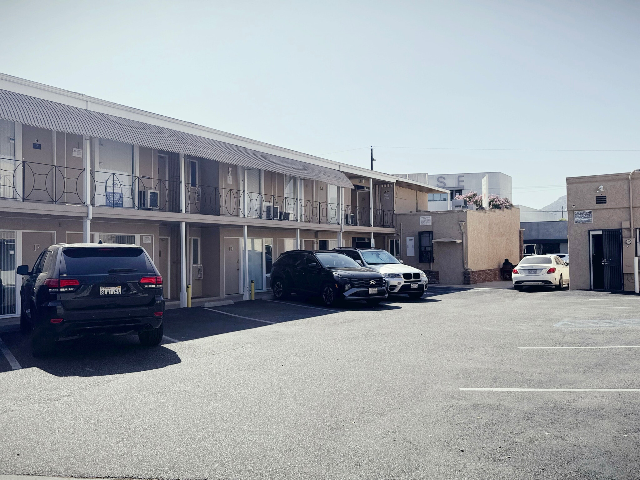 2221-2225 W Olive Ave, Burbank, CA for lease Primary Photo- Image 1 of 7